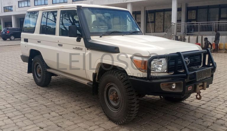 Toyota Land Cruiser - 2,70m