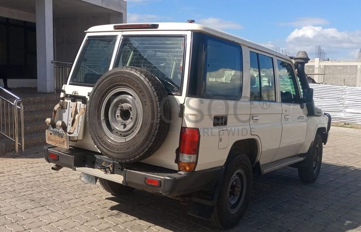 Toyota Land Cruiser - 2,70m