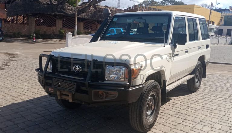Toyota Land Cruiser - 2,70m