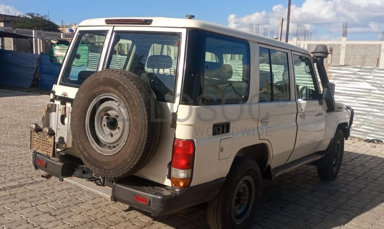 Toyota Land Cruiser - 2,70m