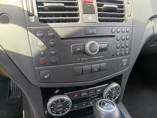 Mercedes-Benz C220 · Ano 2008