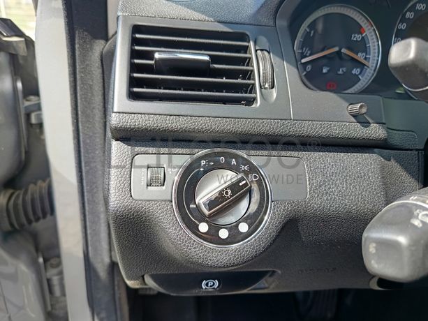 Mercedes-Benz C220 · Ano 2008