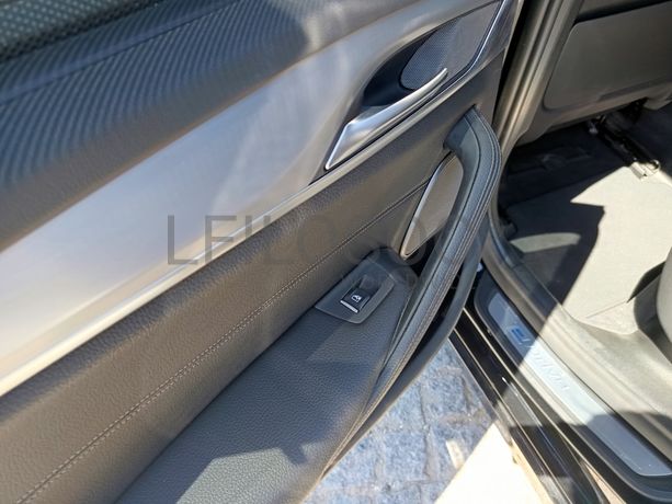 BMW 530 E Plug-in-Hybrid · Ano 2019