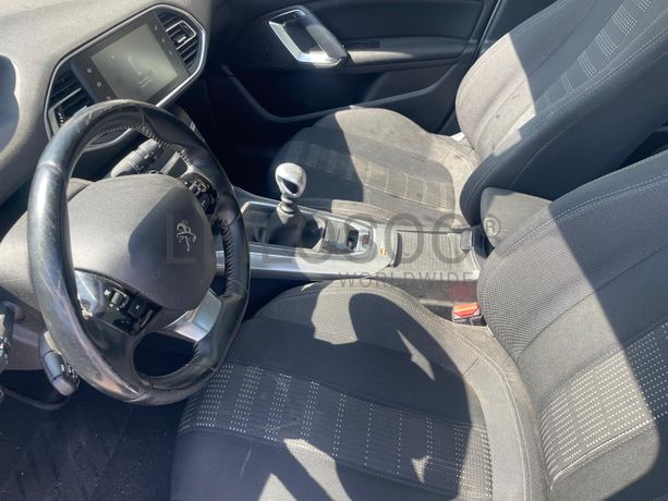 Peugeot 308 · Ano 2017