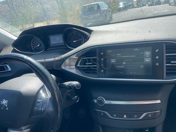 Peugeot 308 · Ano 2017