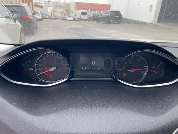 Peugeot 308 · Ano 2017