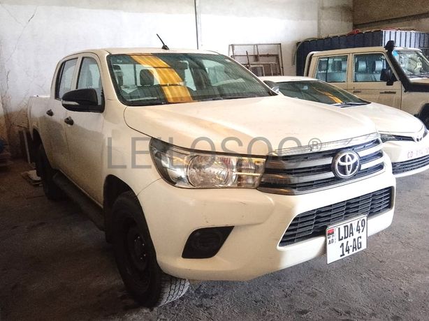 TOYOTA	HILUX DC