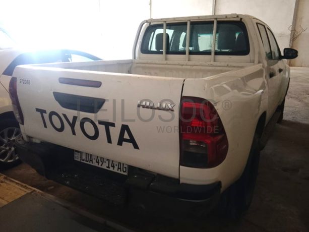 TOYOTA	HILUX DC