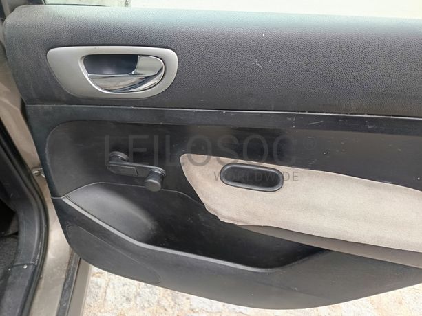 Peugeot 307 · Ano 2004