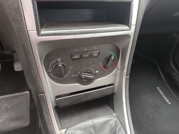 Peugeot 307 · Ano 2004