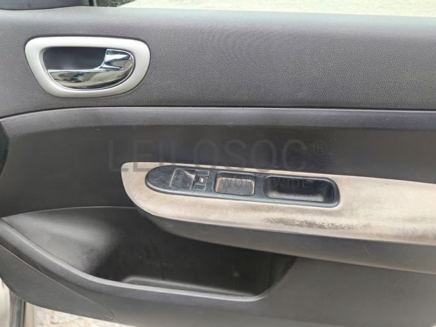 Peugeot 307 · Ano 2004