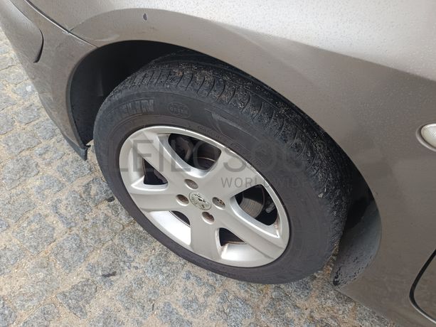 Peugeot 307 · Ano 2004