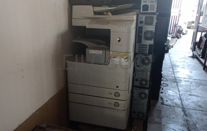 Projectores - Benq e Fotocopiadora - Canon/imageRUNNER 2545i