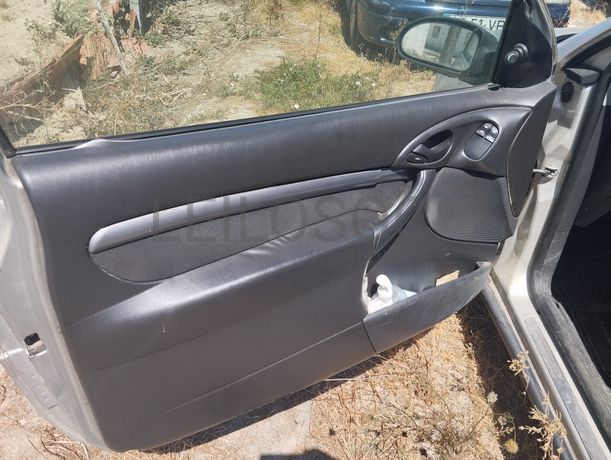 Ford Focus 1.8 TDDi · Ano 2001