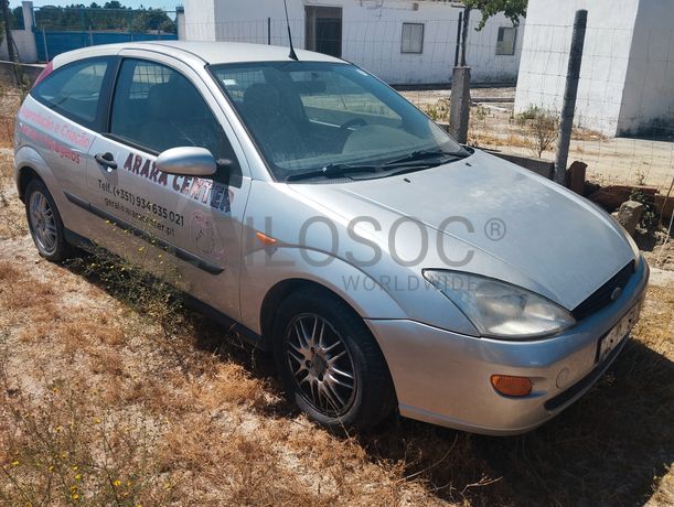 Ford Focus 1.8 TDDi · Ano 2001