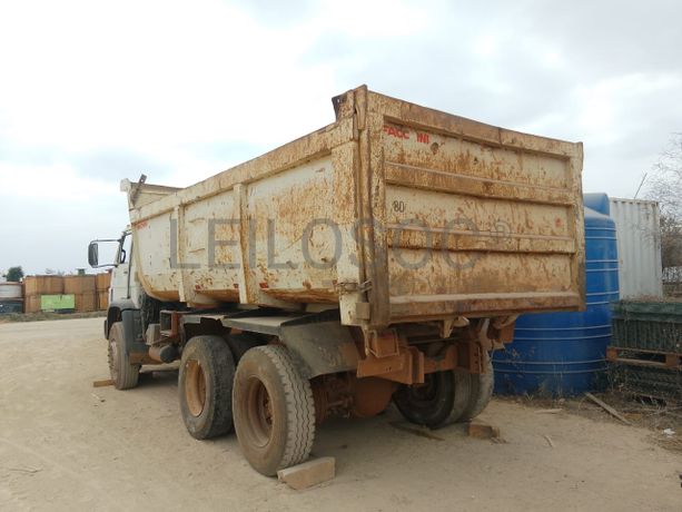 Camião Basculante da marca Volkswagen, modelo Worker 31-310