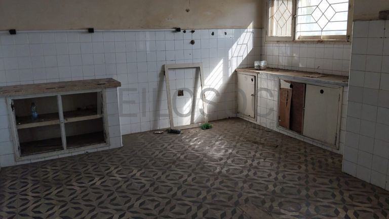 Apartamento T3 em edifício de quatro pisos