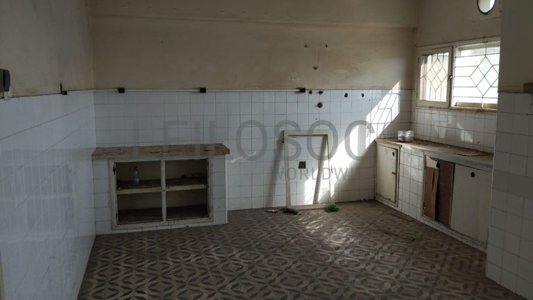 Apartamento T3 em edifício de quatro pisos