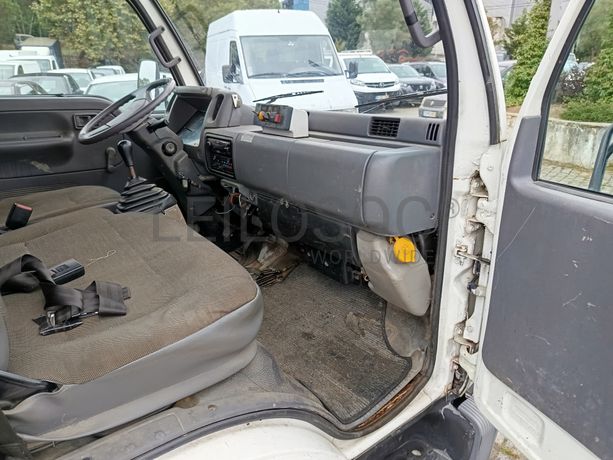 Nissan Cabstar Com Plataforma Elevatória · Ano 2007