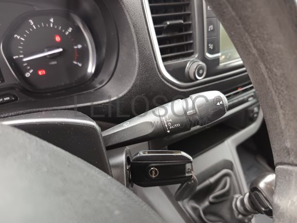 Opel Vivaro · Ano 2019