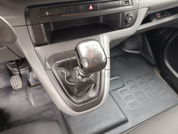 Opel Vivaro · Ano 2019