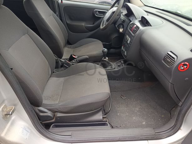 Opel Combo C Tour 1.3 CDTI · Ano 2008