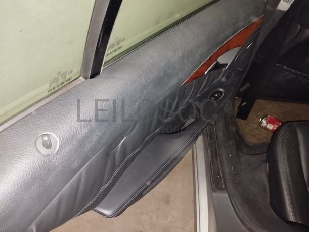 Mercedes-Benz E270 CDI 2.7 · Ano 2002