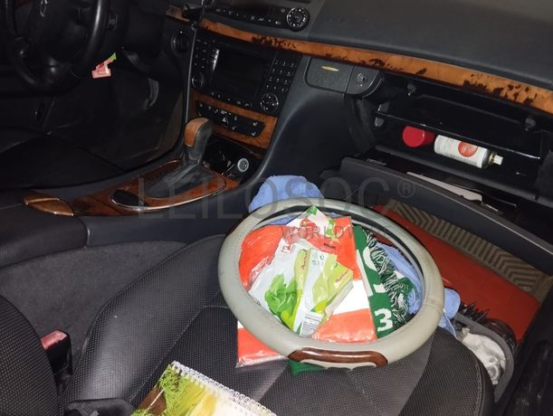 Mercedes-Benz E270 CDI 2.7 · Ano 2002