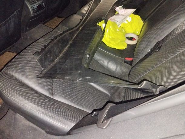 Mercedes-Benz E270 CDI 2.7 · Ano 2002