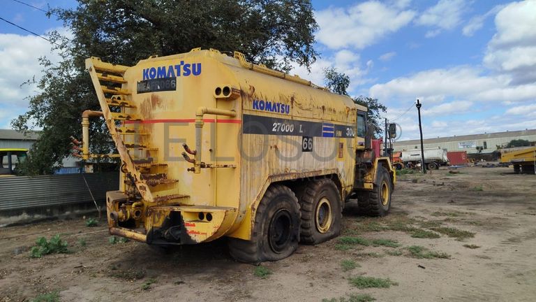 Auto tanque Komatsu HM300-1