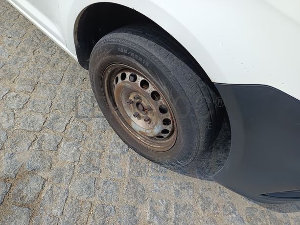 Volkswagen Caddy · Ano 2016