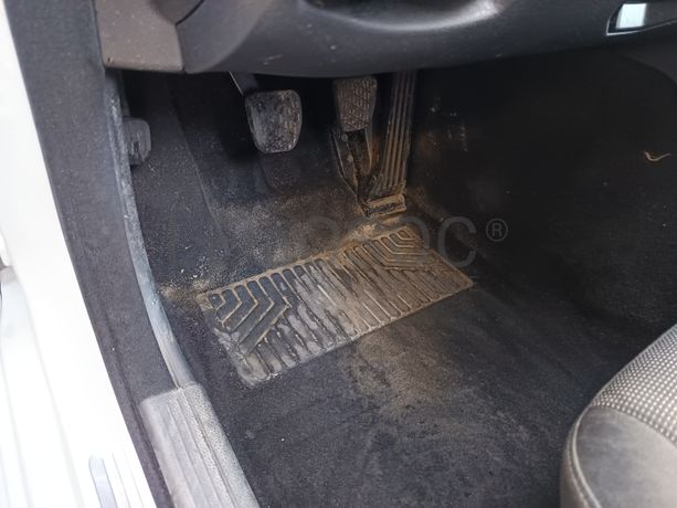 Mercedes-Benz C200 · Ano 2011