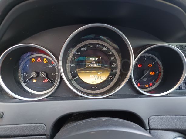 Mercedes-Benz C200 · Ano 2011