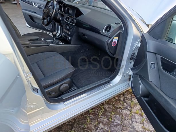 Mercedes-Benz C200 · Ano 2011