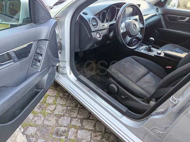 Mercedes-Benz C200 · Ano 2011