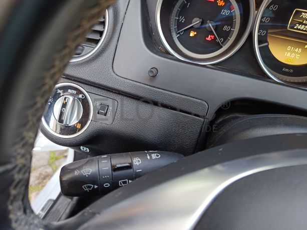 Mercedes-Benz C200 · Ano 2011