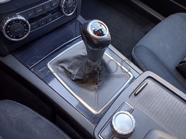 Mercedes-Benz C200 · Ano 2011