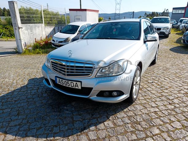 Mercedes-Benz C200 · Ano 2011