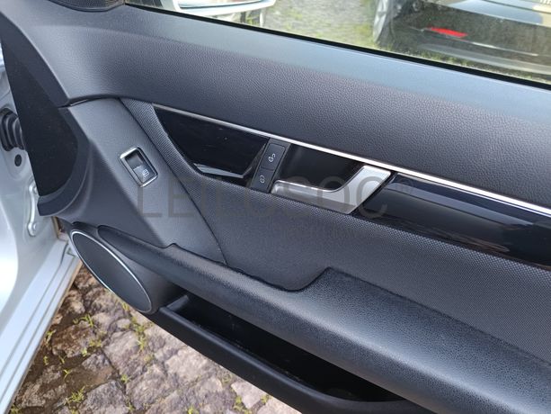 Mercedes-Benz C200 · Ano 2011