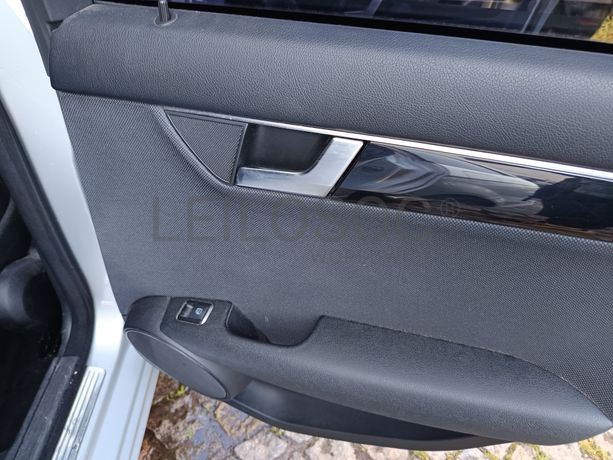 Mercedes-Benz C200 · Ano 2011