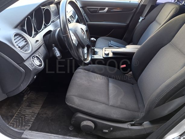 Mercedes-Benz C200 · Ano 2011