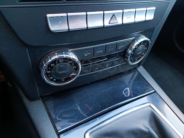 Mercedes-Benz C200 · Ano 2011