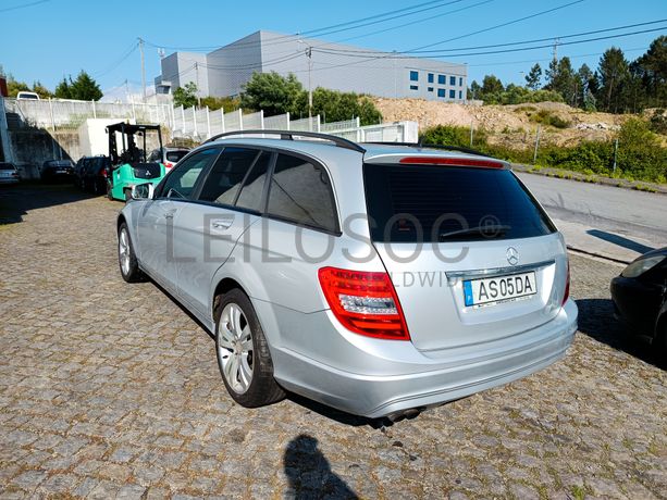 Mercedes-Benz C200 · Ano 2011