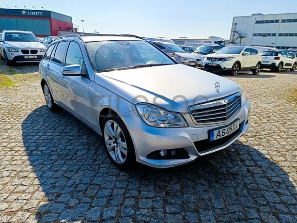 Mercedes-Benz C200 · Ano 2011
