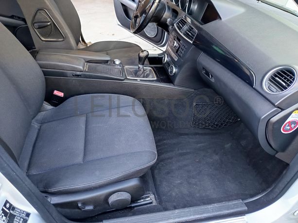 Mercedes-Benz C200 · Ano 2011