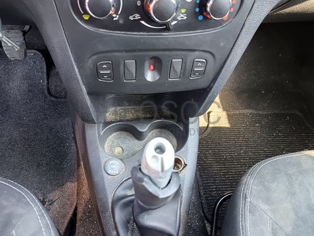 Dacia Sandero · Ano 2013