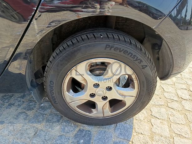 Dacia Sandero · Ano 2013