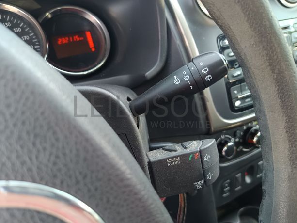 Dacia Sandero · Ano 2013