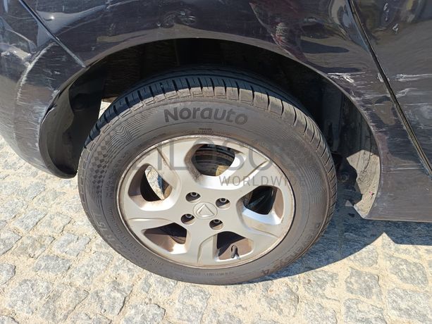 Dacia Sandero · Ano 2013