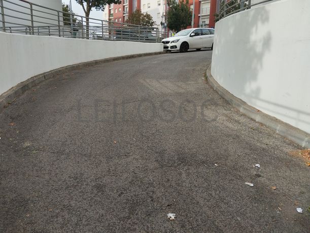 Proporção de 1/78 de Estacionamento · Ameixoeira, Lisboa